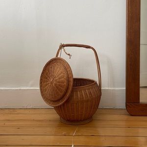 Wicker basket